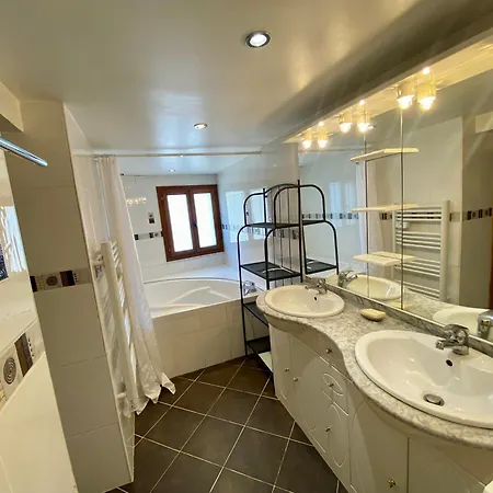 T4 Centre - Close To Shops, Wi-fi, Ac