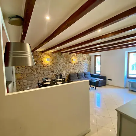 Apartamento T4 Centre - Close To Shops, Wi-fi, Ac Nice