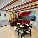 Apartment T4 Centre - Close To Shops, Wi-fi, Ac Nizza
